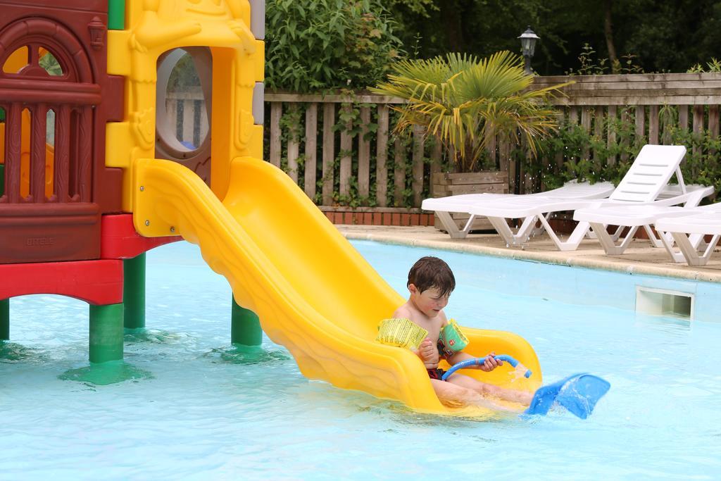 Camping Le Val De Trie Béhen Esterno foto