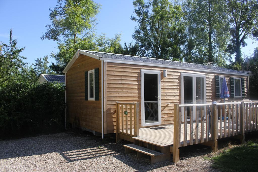 Camping Le Val De Trie Béhen Esterno foto