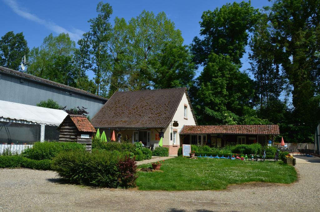Camping Le Val De Trie Béhen Esterno foto